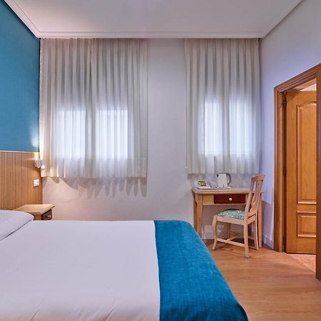 Hostal Bianco Madrid Exterior photo