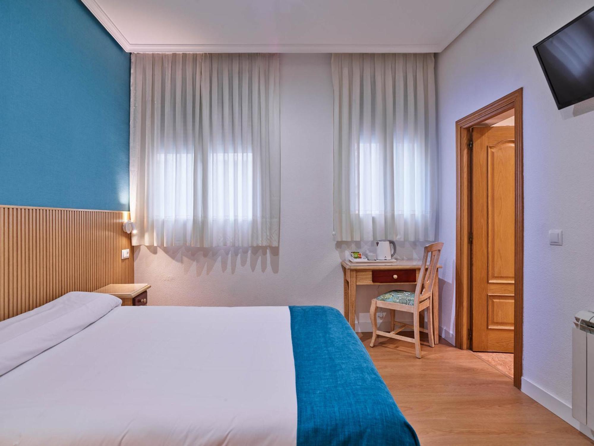 Hostal Bianco Madrid Exterior photo