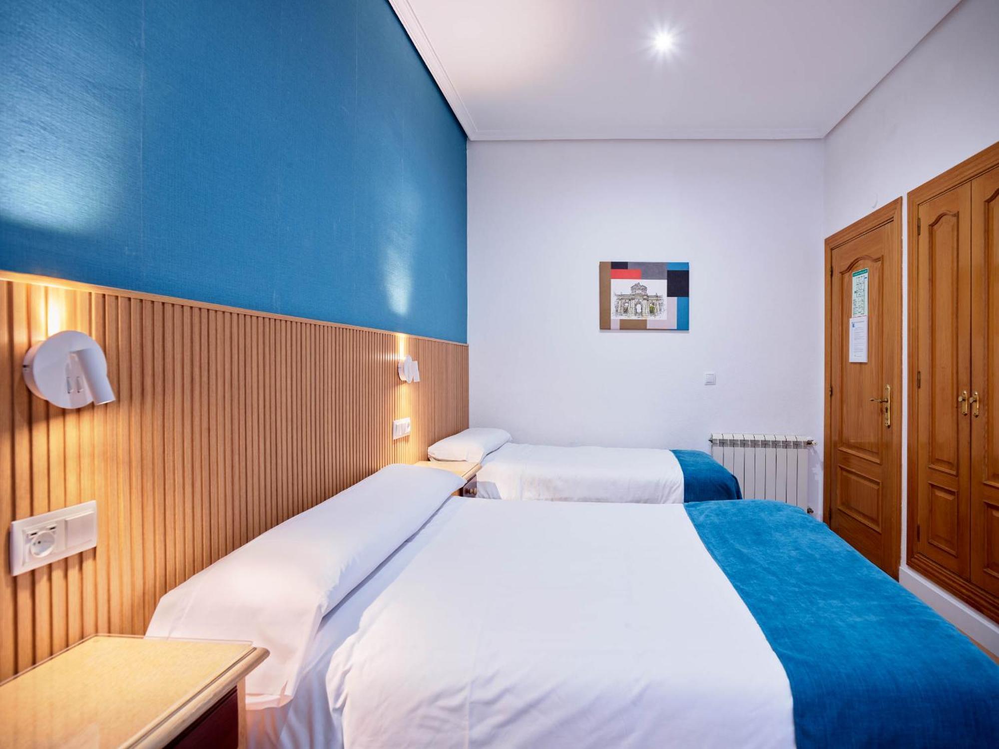 Hostal Bianco Madrid Exterior photo
