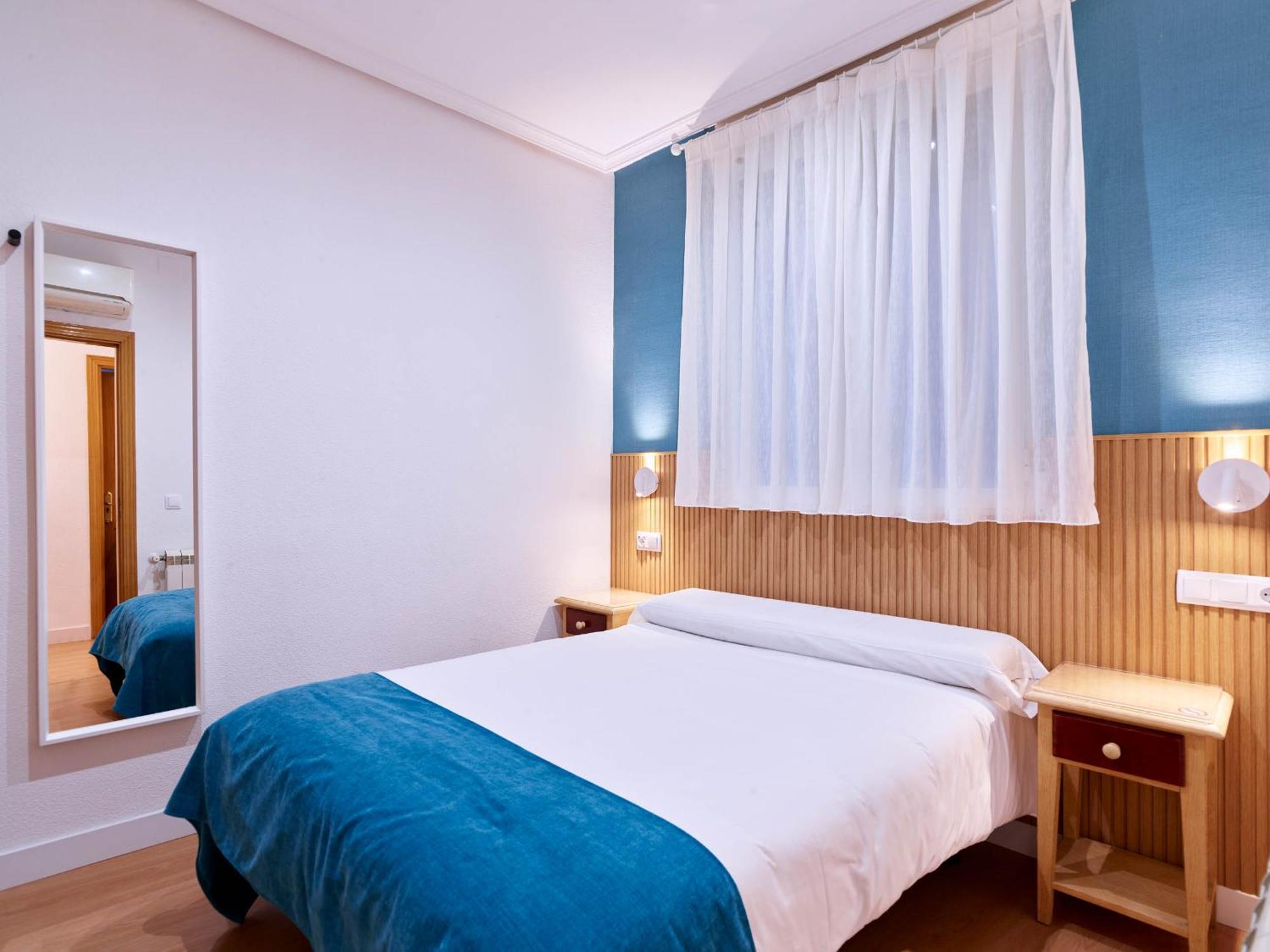 Hostal Bianco Madrid Exterior photo