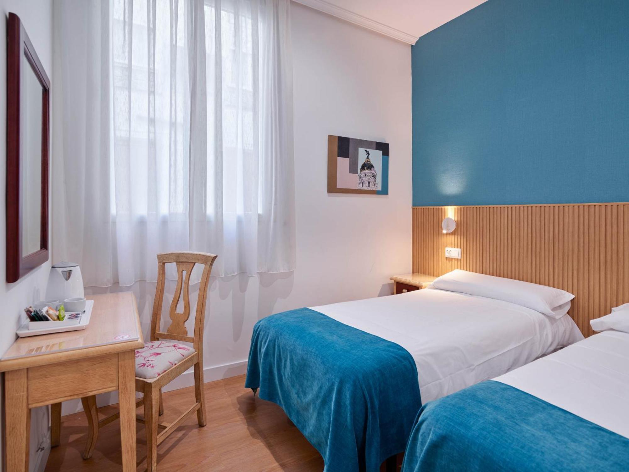 Hostal Bianco Madrid Exterior photo