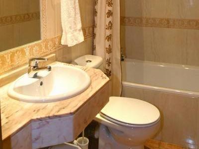 Hostal Bianco Madrid Exterior photo